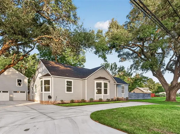 723 N Meyer St, Sealy, TX 77474