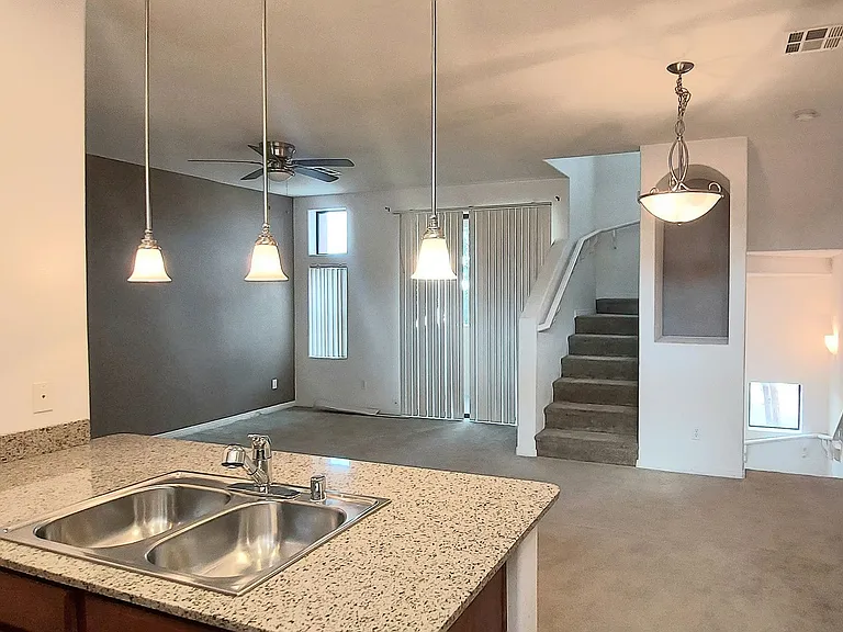 123 N Washington St #15 — Photo 15