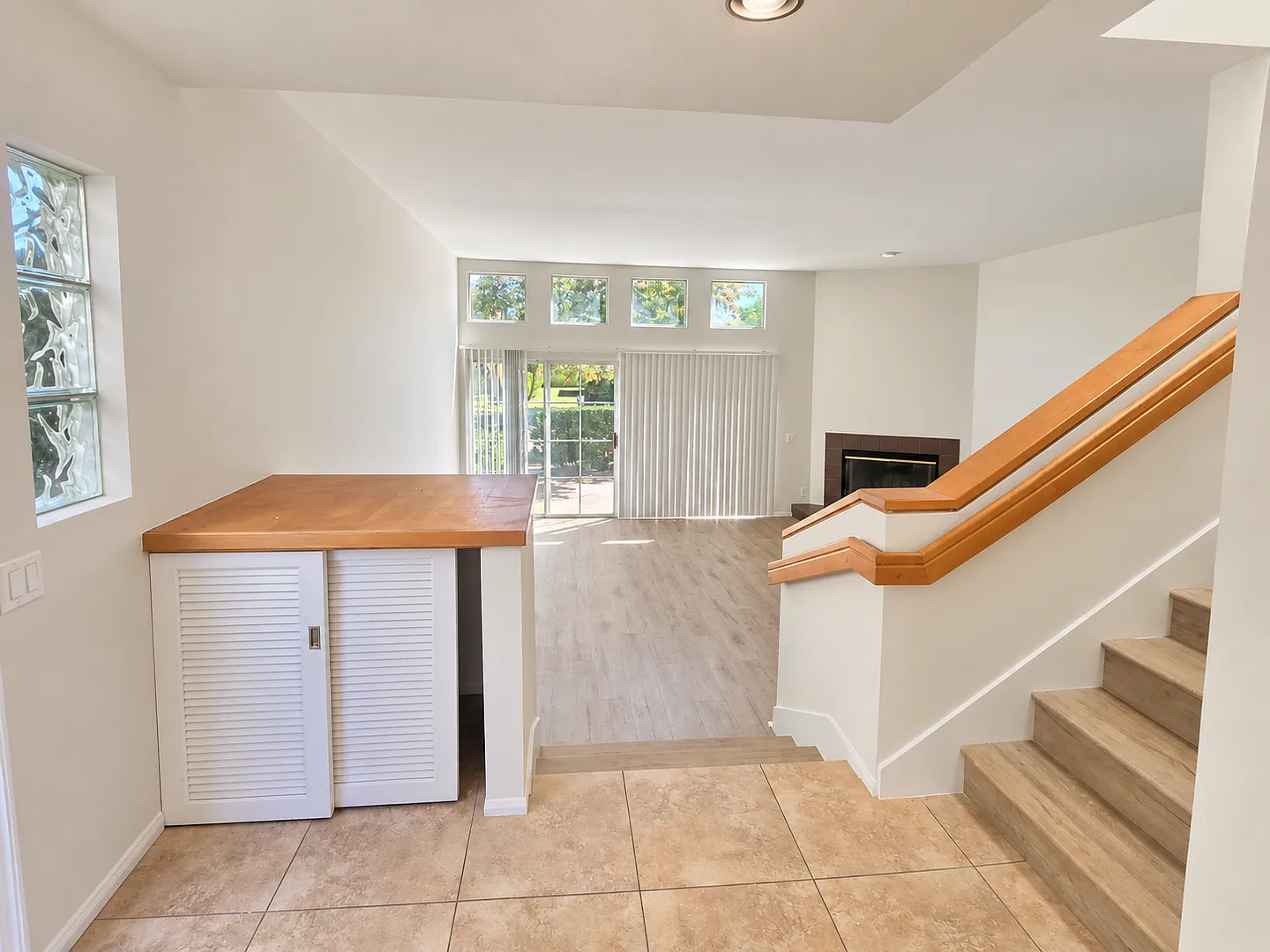 Three Bedroom Townhouse in Pacific Beach - Garage Parking - Remodeled — Photo 4