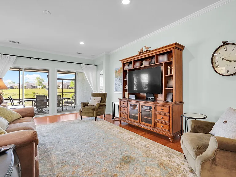 17 Thomas Bee Dr — Photo 14