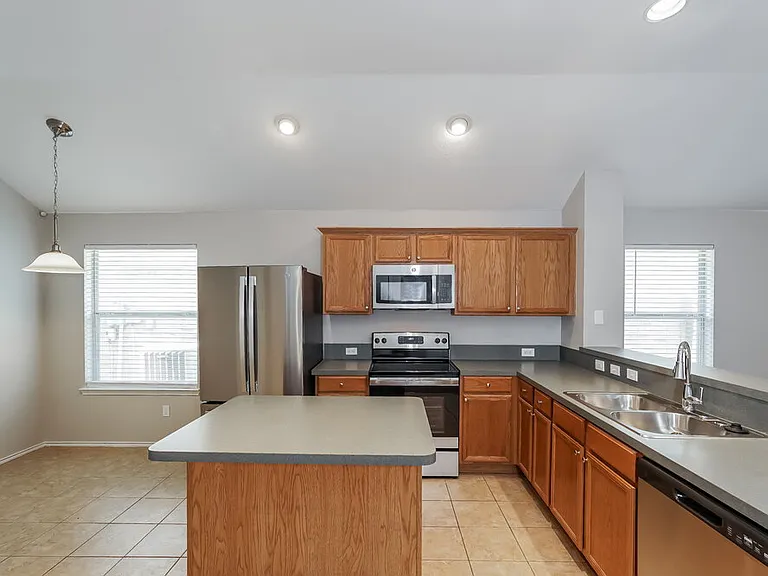 7617 Rainbow Creek Dr — Photo 8