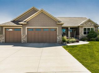 893 Crossbow Ct, Marion, IA 52302