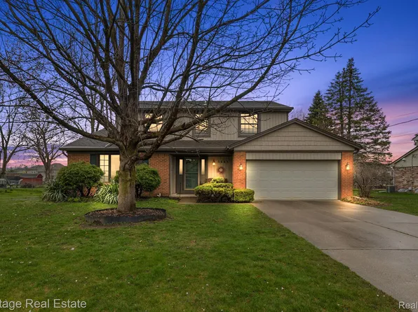 3683 Fernleigh Dr, Troy, MI 48083