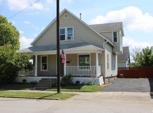 718 E 6th St, Muscatine, IA 52761