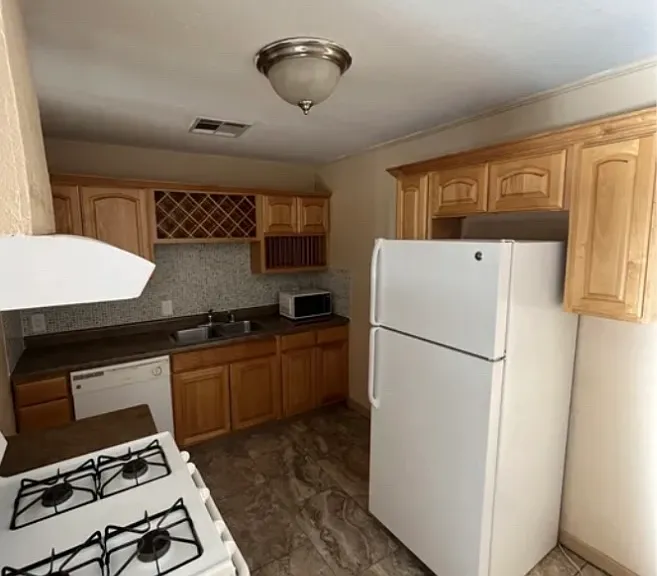 6399 Normandy Dr #A — Photo 14