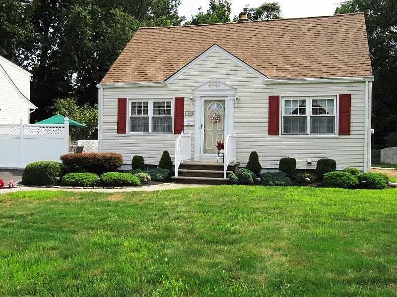 1st image of 163 Garden Dr