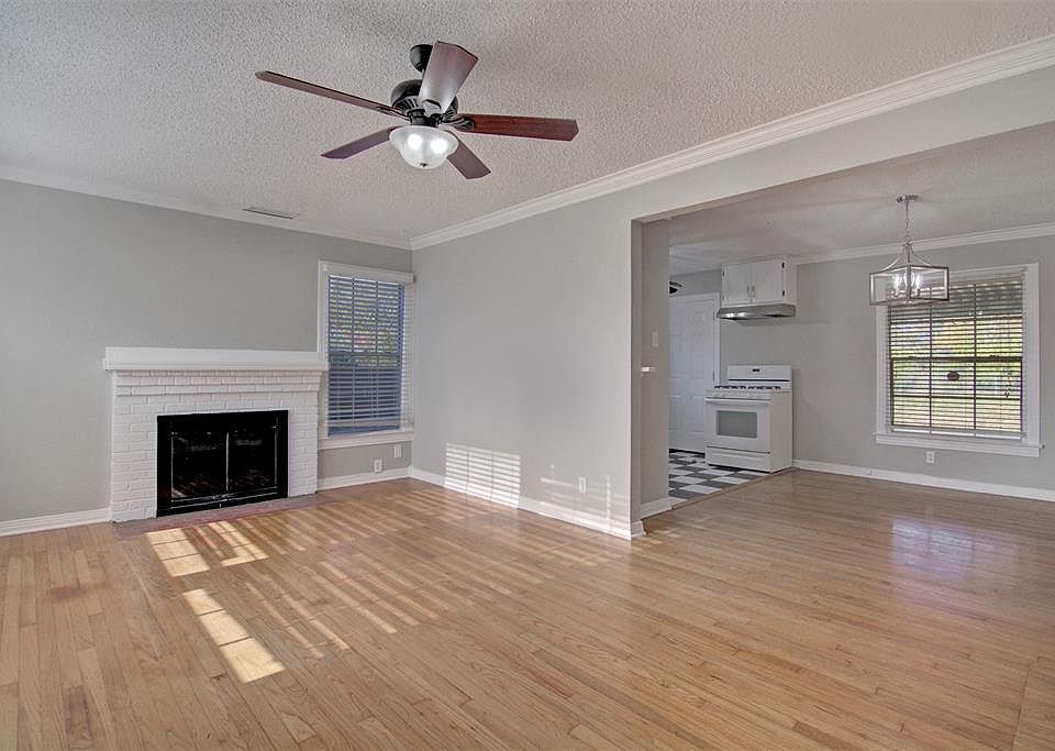 1st image of 1602 Lakeland Dr