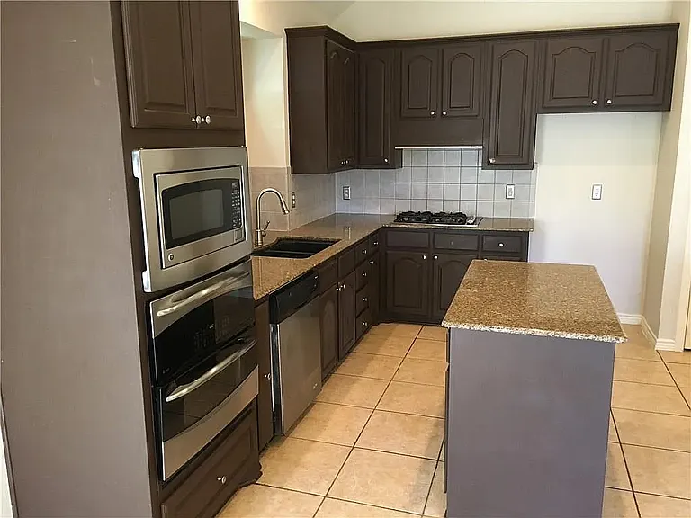 824 Hunters Gln — Photo 5