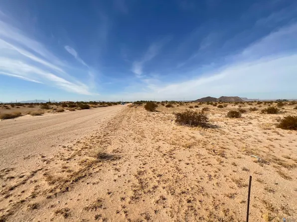 9489 Susan Ct, Wellton, AZ 85356