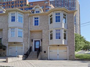 1556 River Rd #A, Edgewater, NJ 07020