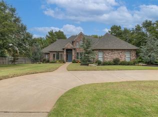 1009 Glenridge Dr, Edmond, OK 73013