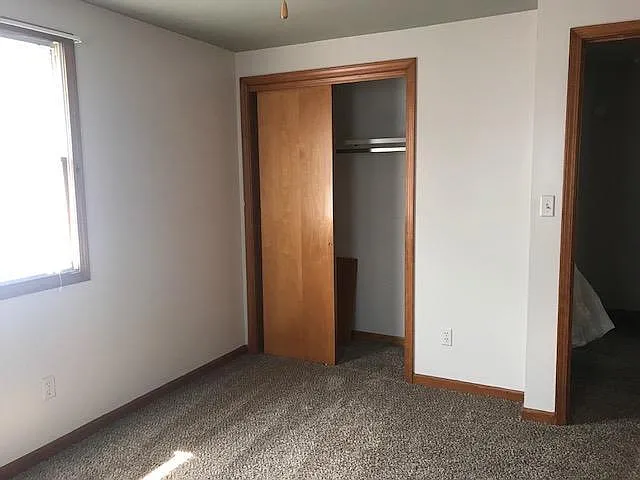 323 Hall Ave — Photo 16