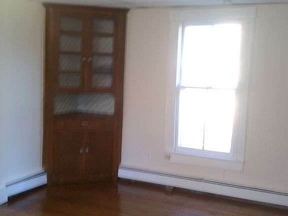 4th image of 125 S Aurora St