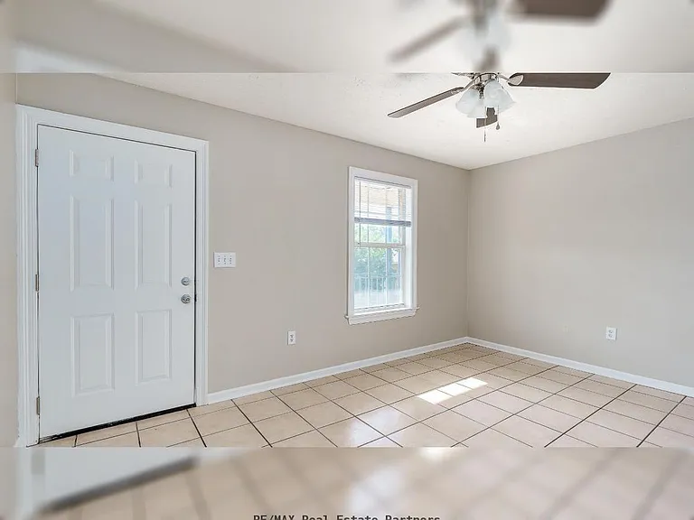 2503 W 7th St #22 — Photo 2