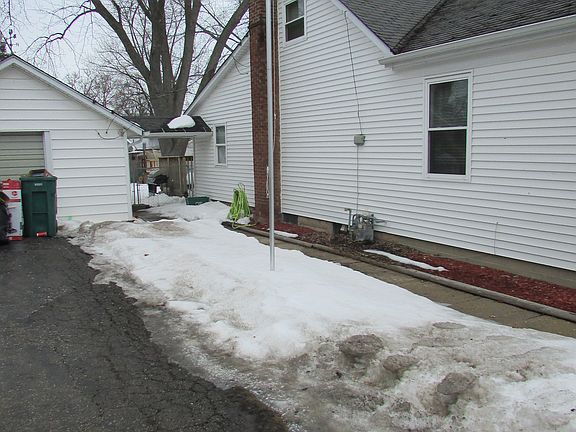 Driveway & Garage