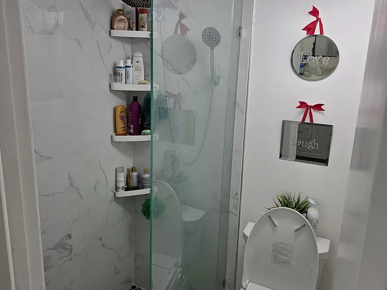 8360 Greensboro Dr #924 — Photo 16