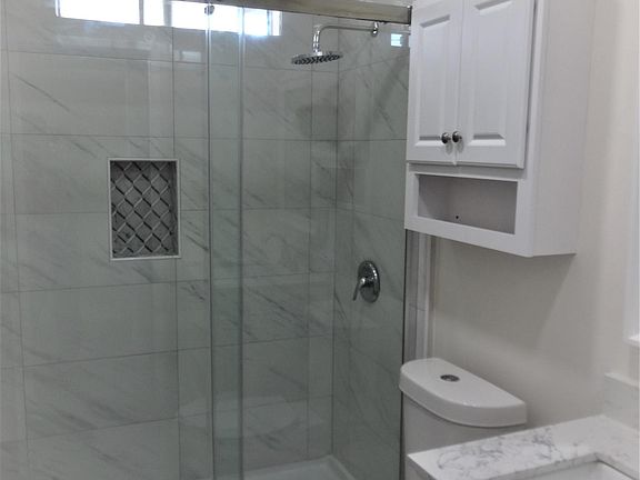 4th image of 639 Begonia Way APT 4
