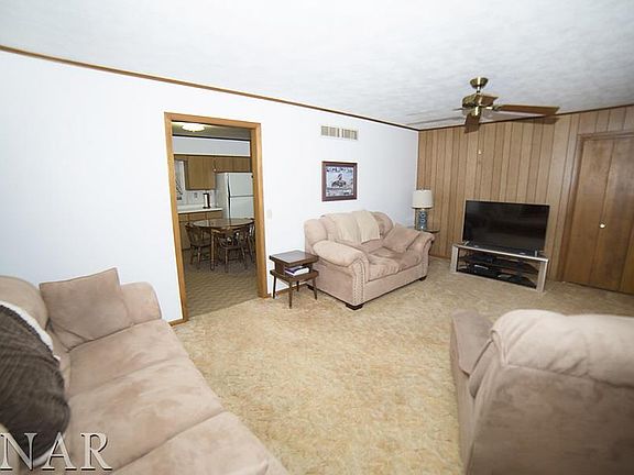 3rd image of 105 Eastview Dr