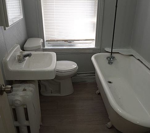 4th image of 4143 Orchard St Floor 2
