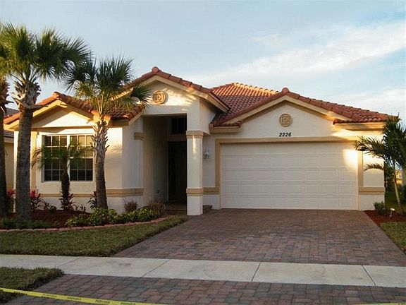 2nd image of 2226 SW Newport Isles Blvd