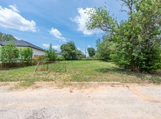 112 Field St, Luling, TX 78648