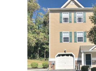 62 Hoag Ln, Aston, PA 19014