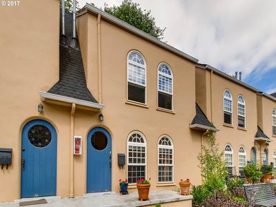 909 NE Brazee St APT 4, Portland, OR, 97212