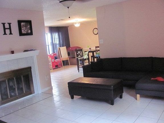 4th image of 7 Holly Ln