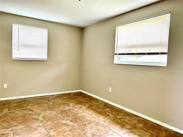 4653 Darlington Rd — Photo 5