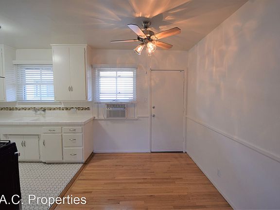 5th image of 12807-13 Burbank Blvd #17483173