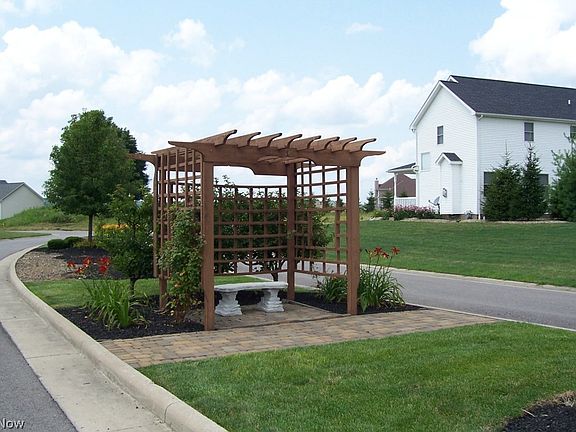 3rd image of Mallard Ln