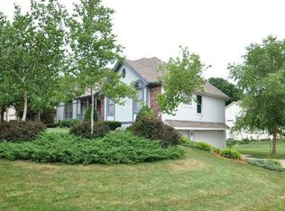 1706 NE 70th St, Gladstone, MO 64118