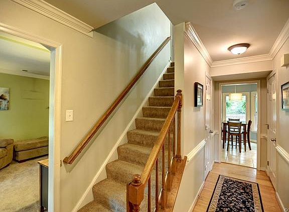 2nd image of 10301 Aynhoe Ct