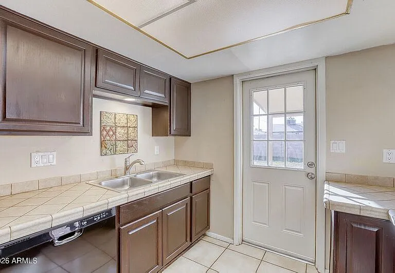921 E Campus Dr — Photo 20