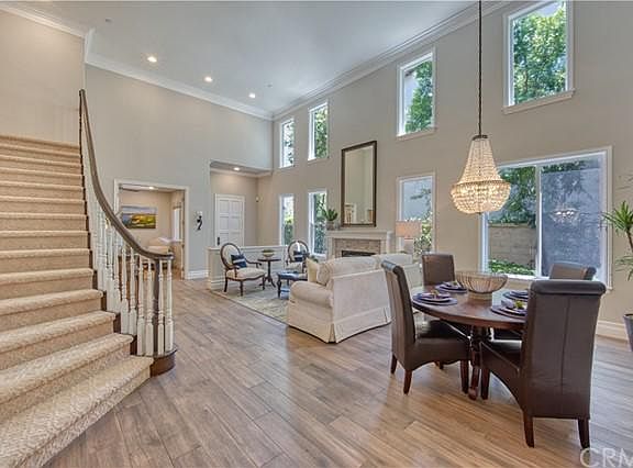 4th image of 21 Douglass Dr
