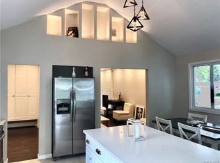 14 Walton St, Milford, CT 06460