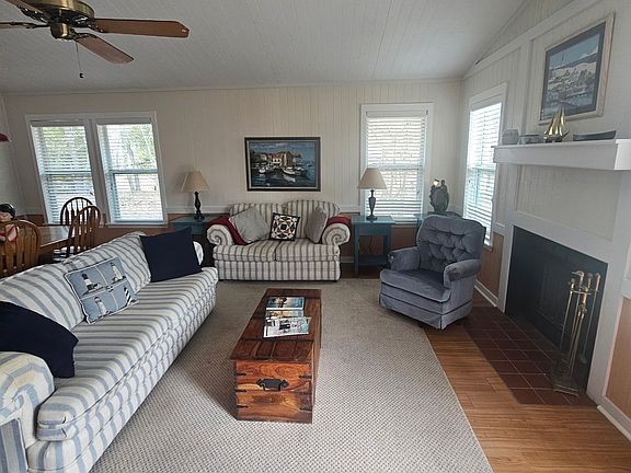 4th image of 3347 Bandera St