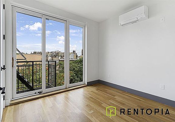 4th image of 209 Montrose Ave #5I