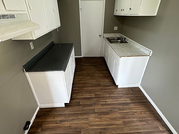 4th image of 462 Bernard Ct