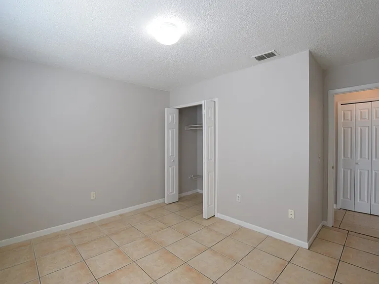 114 Cory Ln — Photo 12