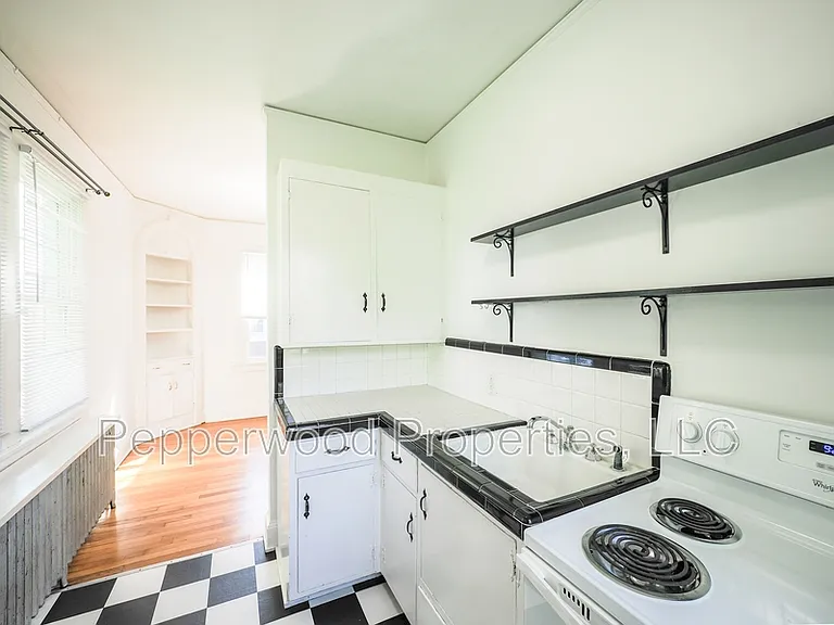 519 E Main St #3 — Photo 9