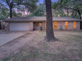 728 Lake Crest Pkwy, Azle, TX 76020