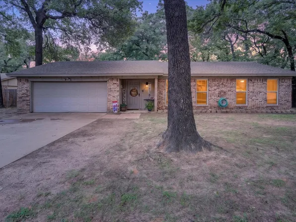 728 Lake Crest Pkwy, Azle, TX 76020