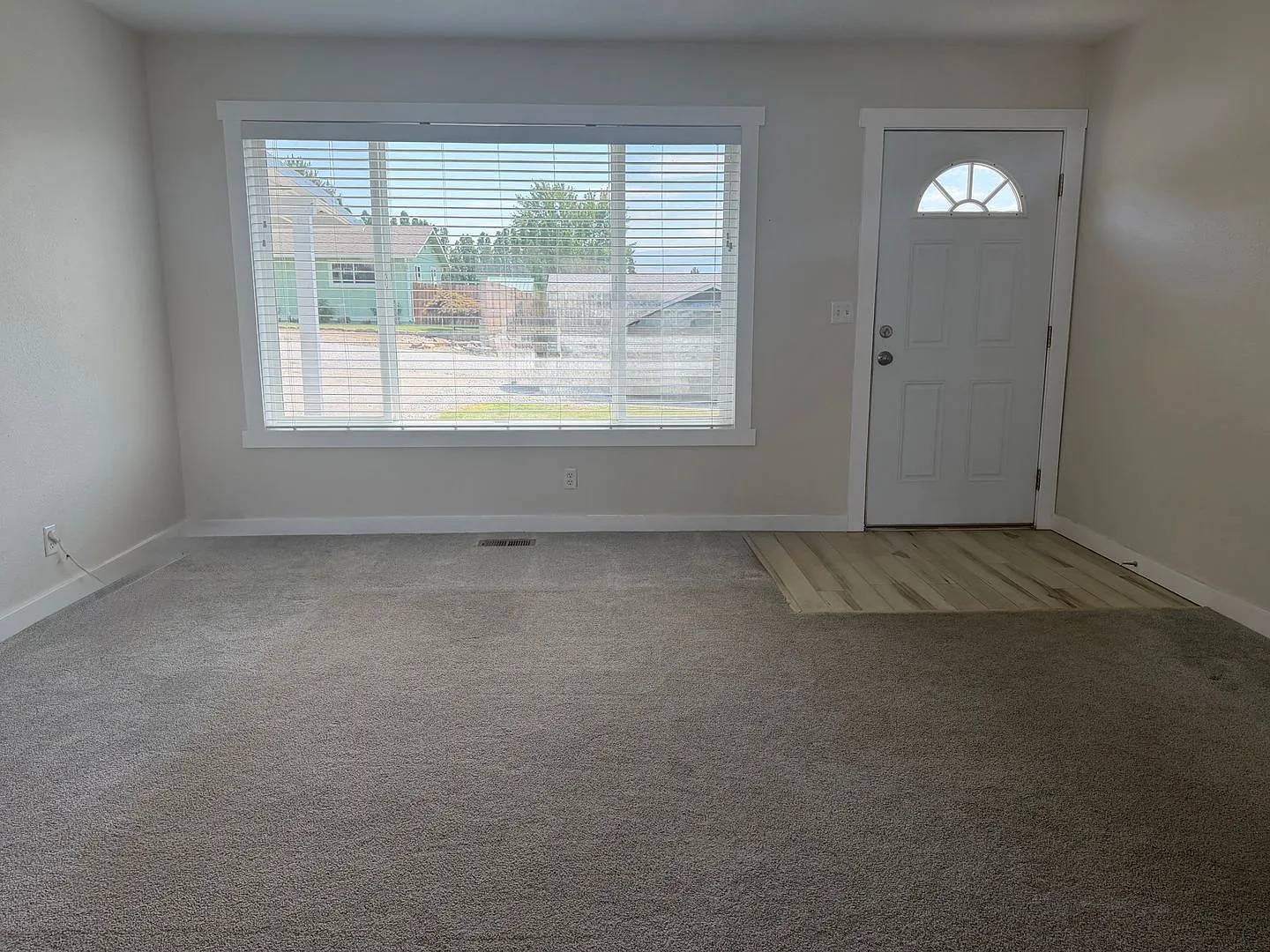Now renting 3 bedroom, 2 bathroom House — Photo 3