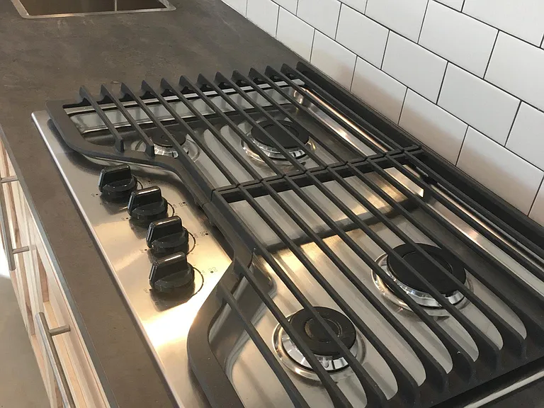 4-burner gas stove.