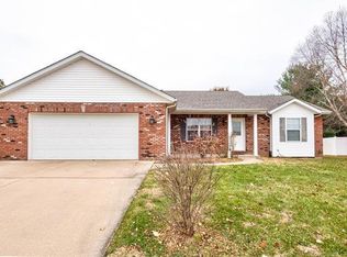 214 Mockingbird Ln, Waterloo, IL 62298