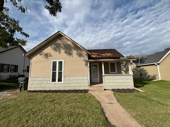 212 E Gardiner St, Valley, NE 68064