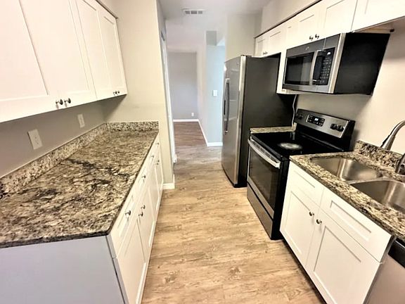 3rd image of 4109 Lake Lawne Ave Unit 1