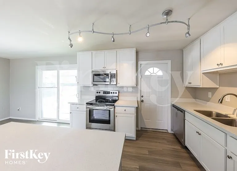 5037 W Krall St — Photo 6