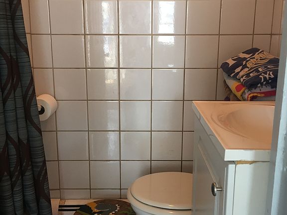 5th image of 50 Carteret Ave APT 1